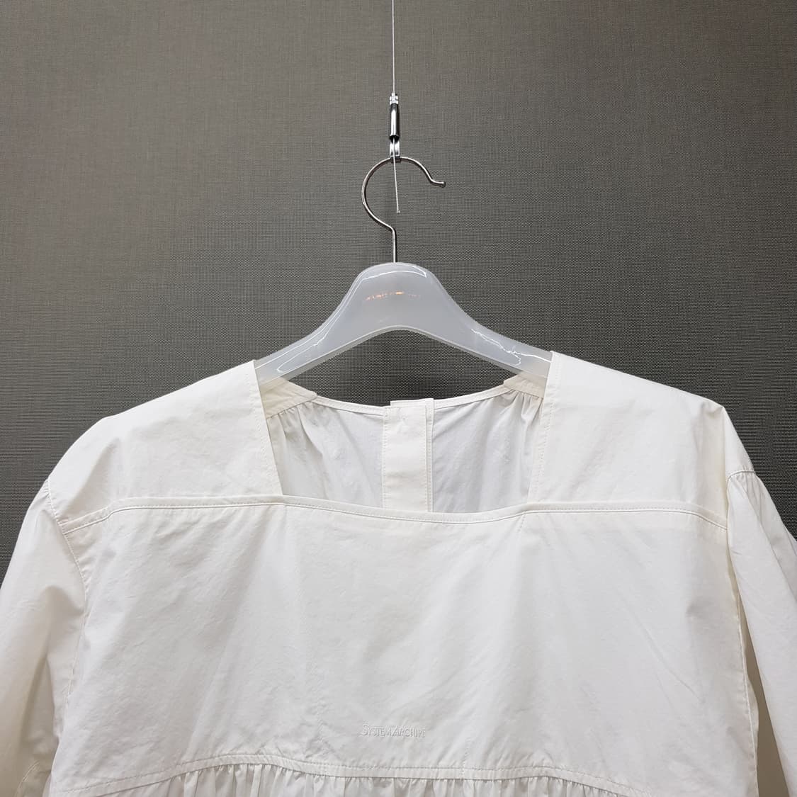 한섬 시스템 2025 백버튼 베이비돌 블라우스 82-94-160사이즈 상품이미지3