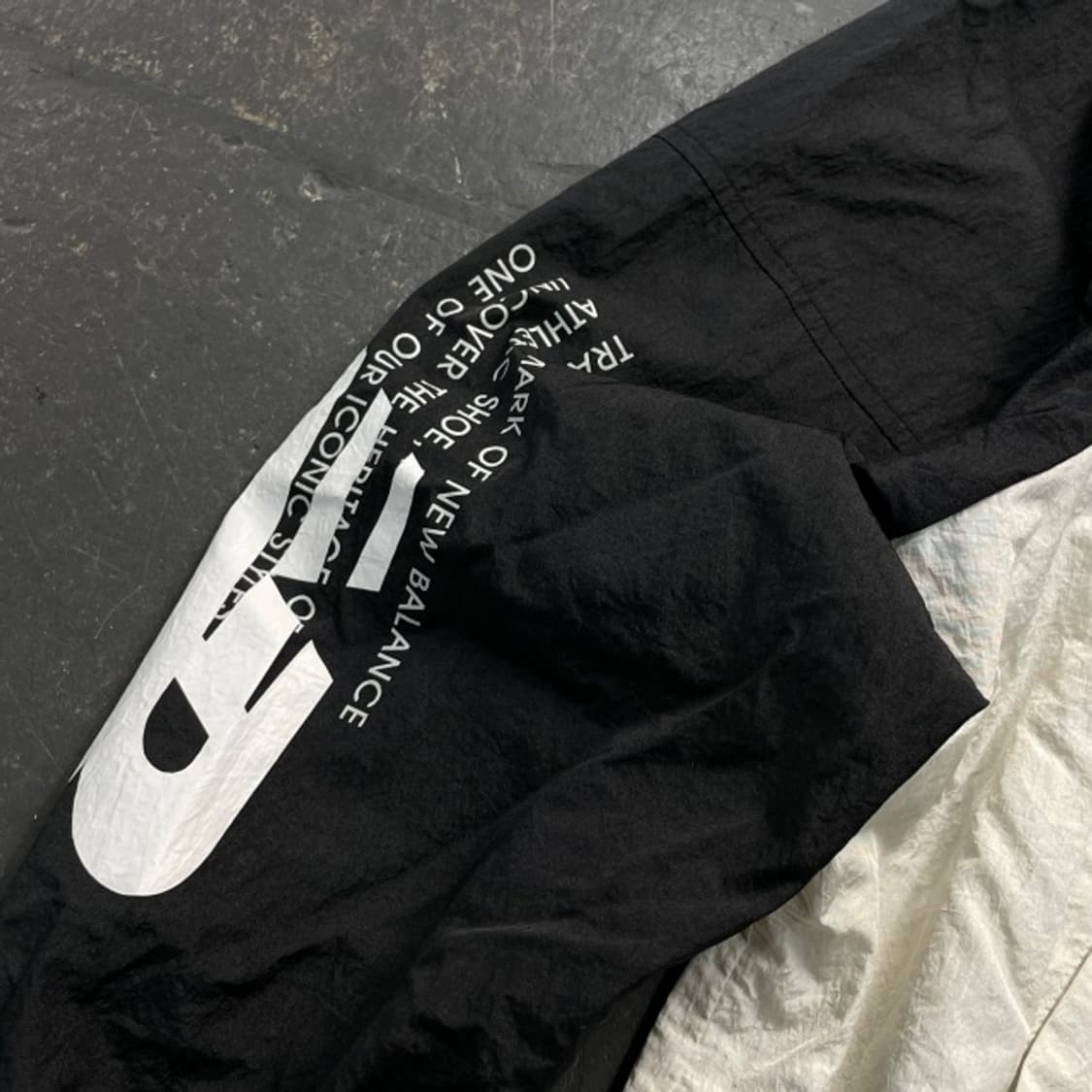 100 뉴발란스 바람막이 상품이미지3