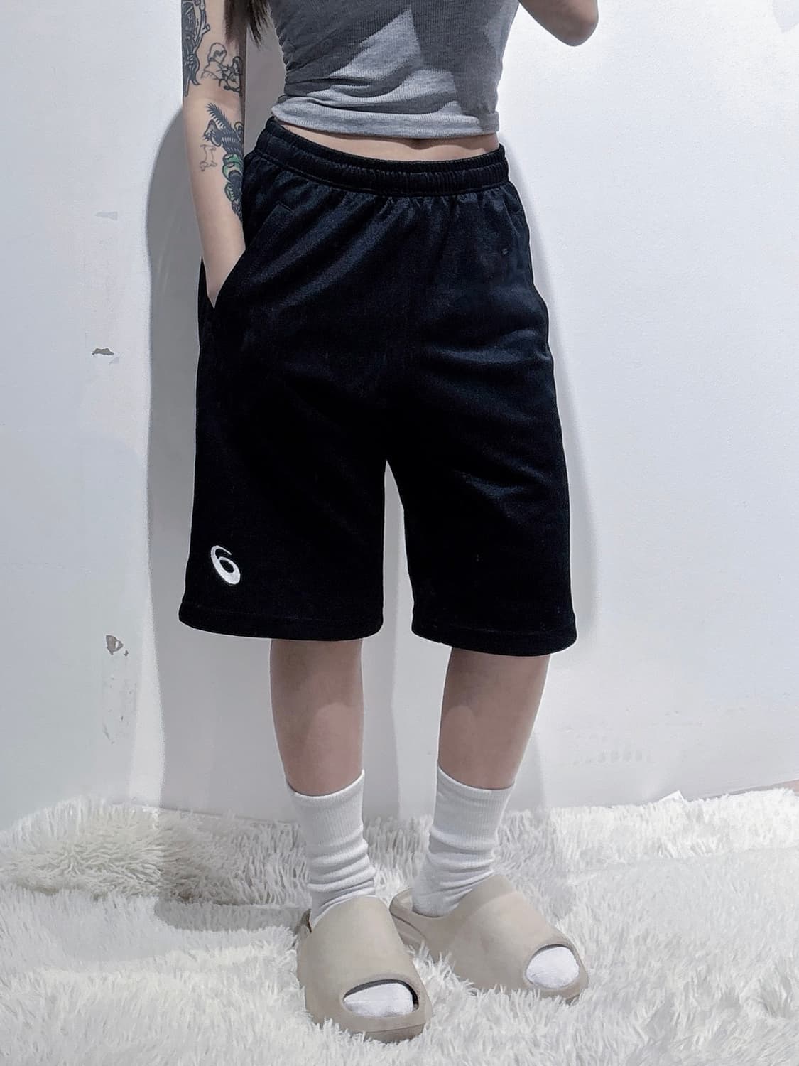 아식스 스몰로고 블랙 런닝 팬츠 상품이미지2