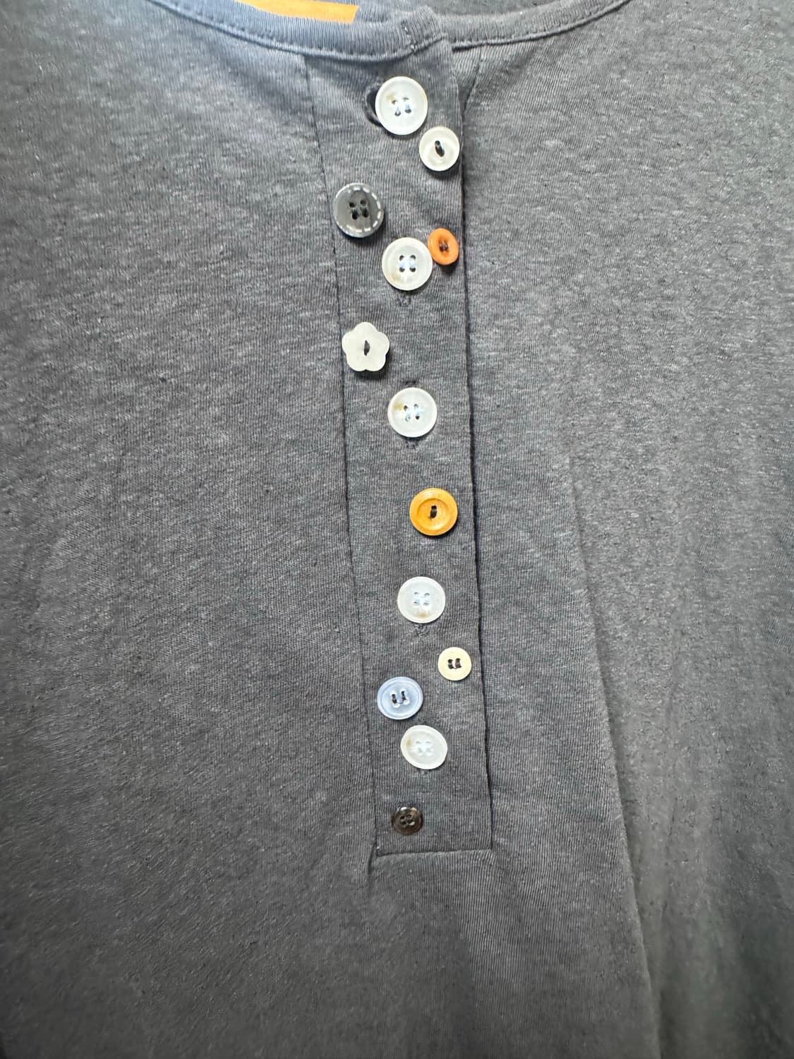 히피디피 multi-button tee 상품이미지2