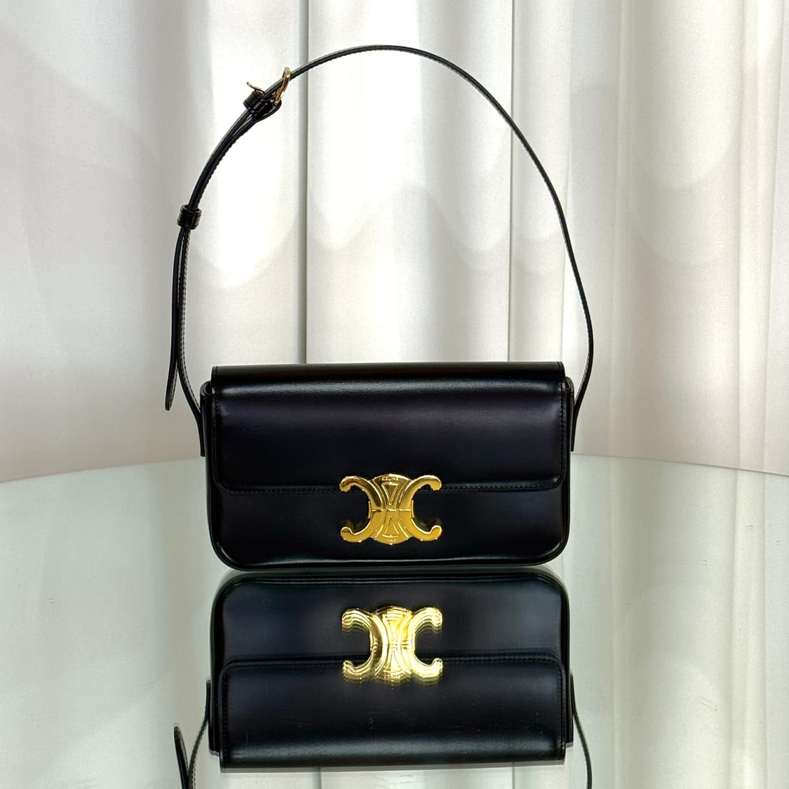 [새상품급/풀구성] 셀린느 클로드 숄더백 샤이니 카프스킨 상품이미지4