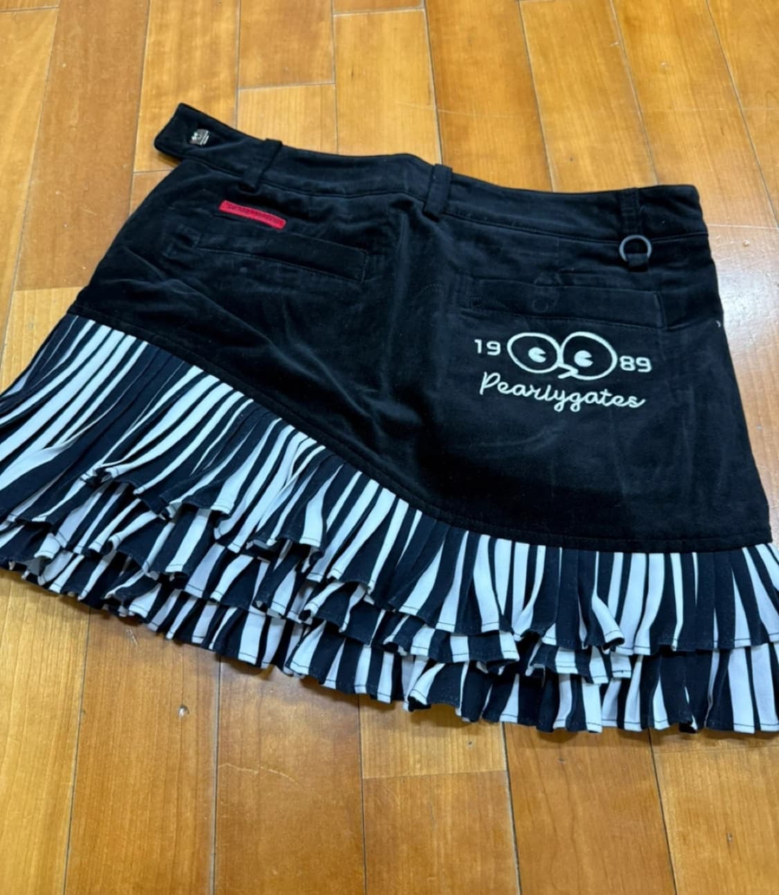 파리게이츠 블랙 벨벳 스트라이프 프릴 미니스커트 상품이미지3