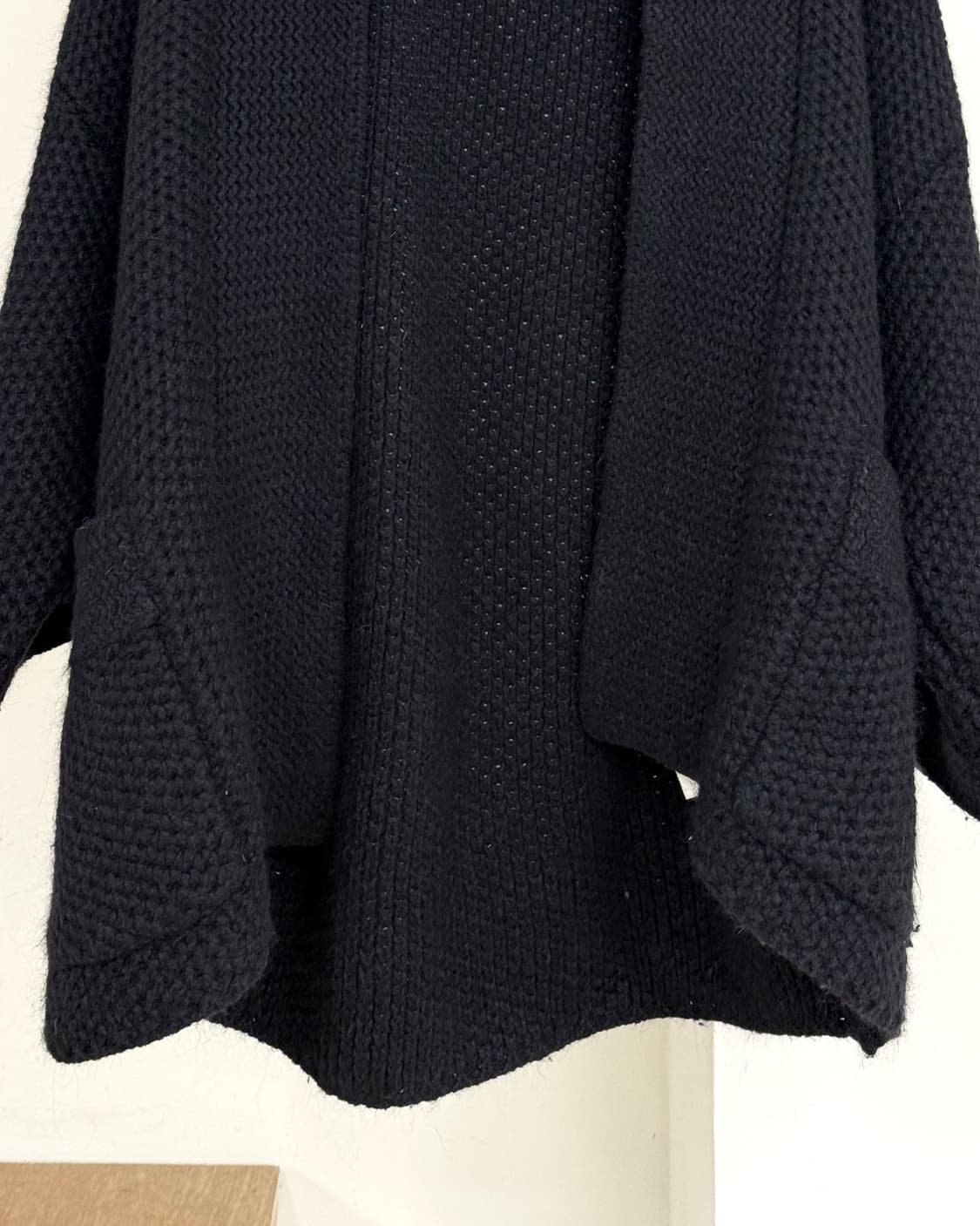 이자벨마랑 블랙 아이돌 와플 니트 가디건 상품이미지5