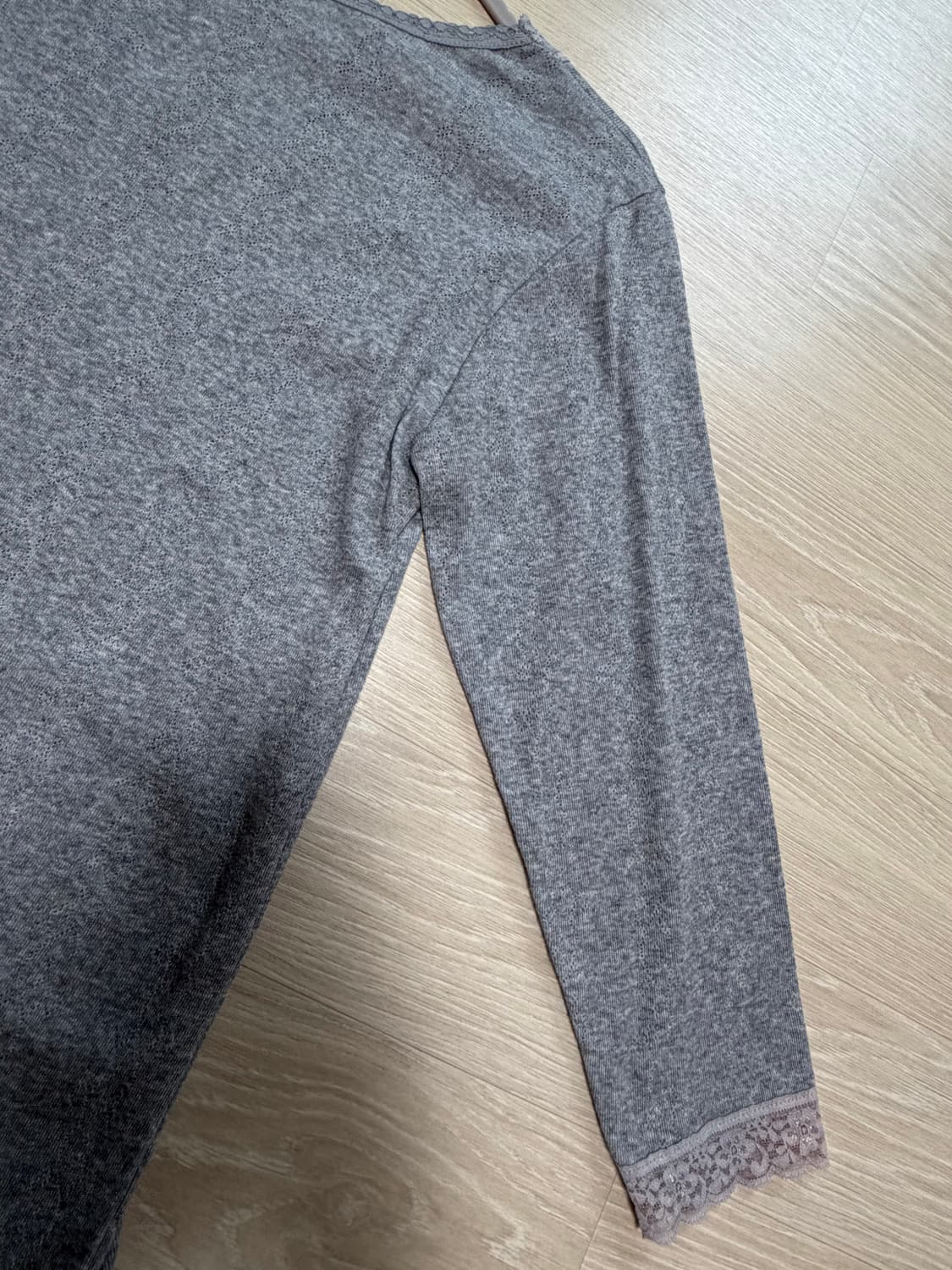 SHALOM DON'T KNOW LACE TOP (GRAY) 상품이미지9