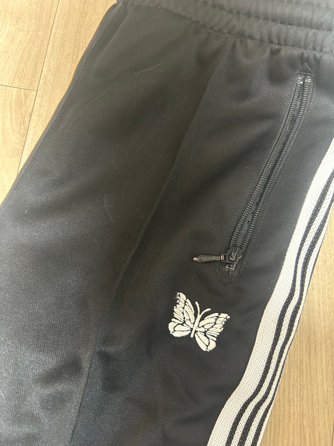 니들스 트랙팬츠 검흰 스트레이트핏 S 상품이미지1