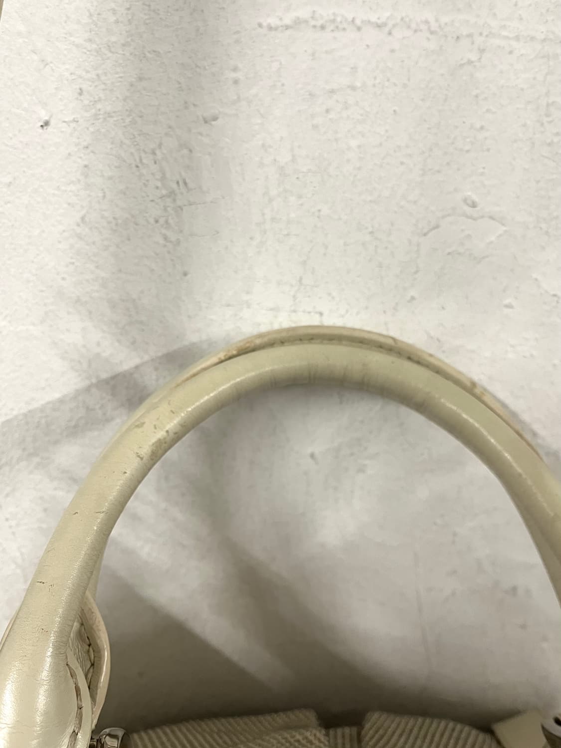 버버리 프로섬 아카이브 스터드 레더 크로스백 상품이미지5