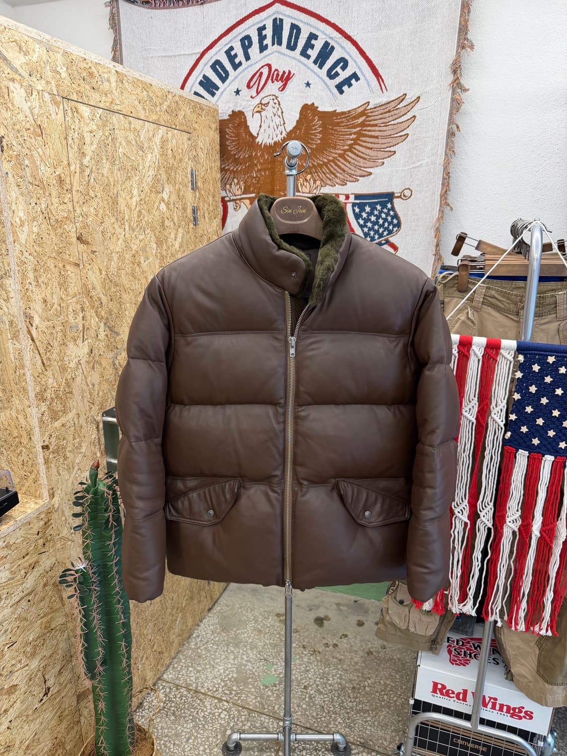 프리즘웍스 양가죽 구스다운 점퍼 M 상품이미지1