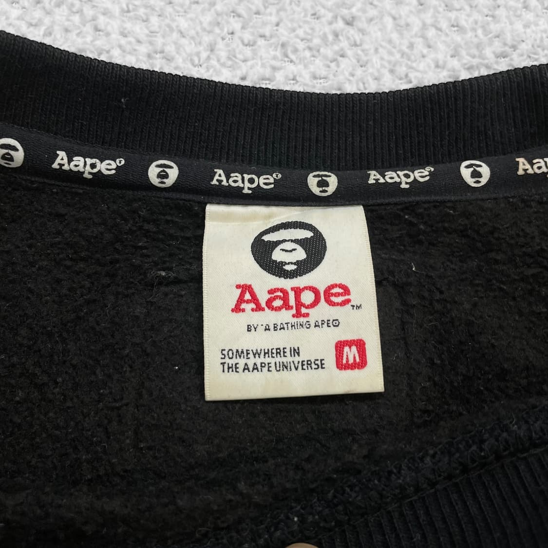 에이프 Aape 레드 카모 사루 프린팅 맨투맨 블랙 상품이미지5