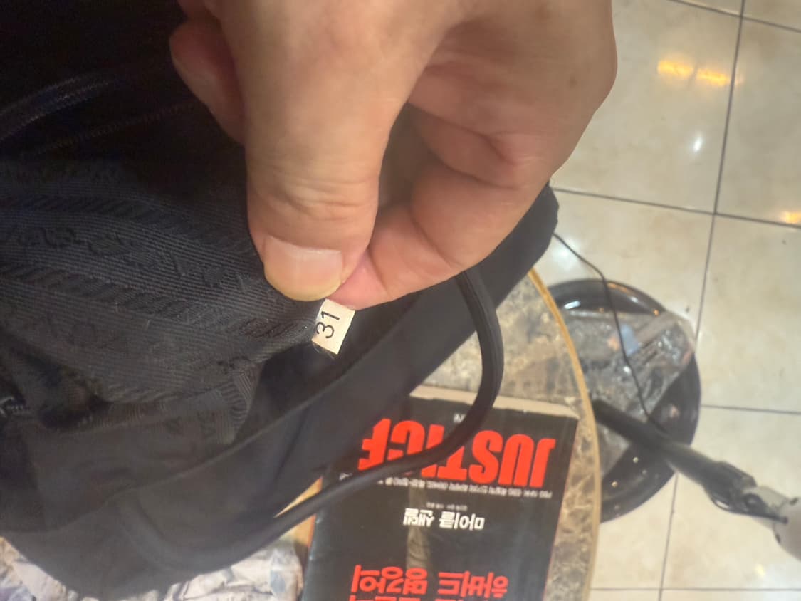 정품 프라다 나일론 토트백 팝니다 상품이미지10