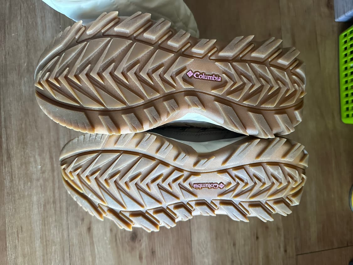 컬럼비아 여성 방수 등산화 240mm 판매 상품이미지3