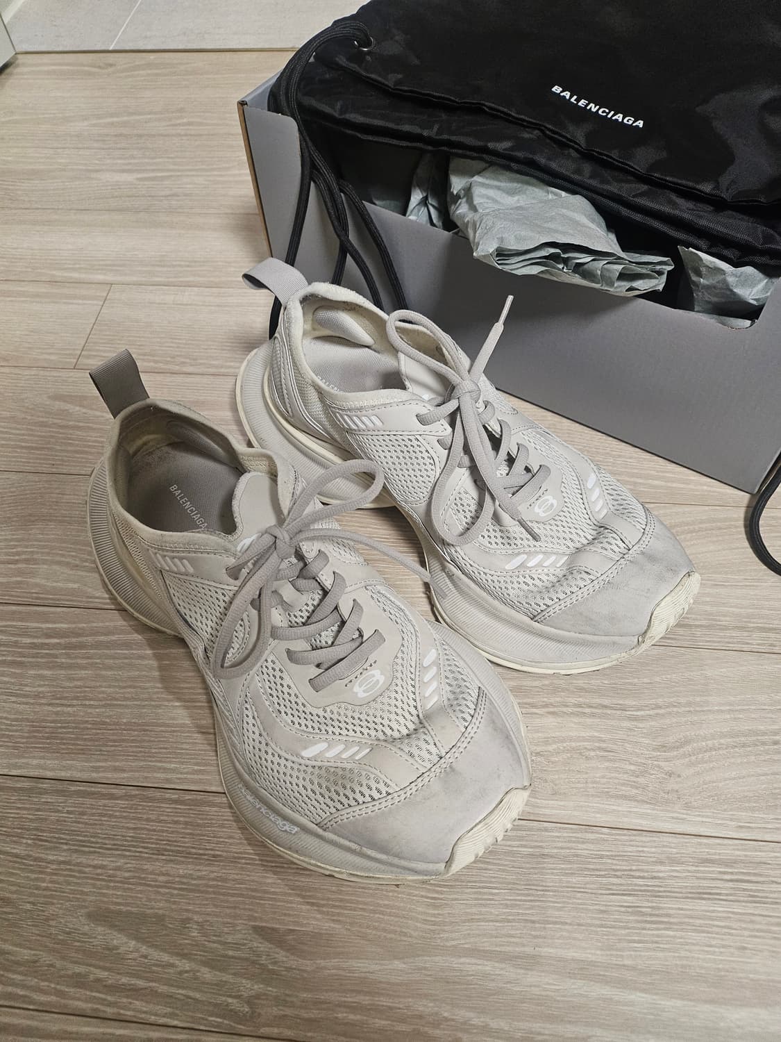 발렌시아가 서킷 베이지 40사이즈 상품이미지1