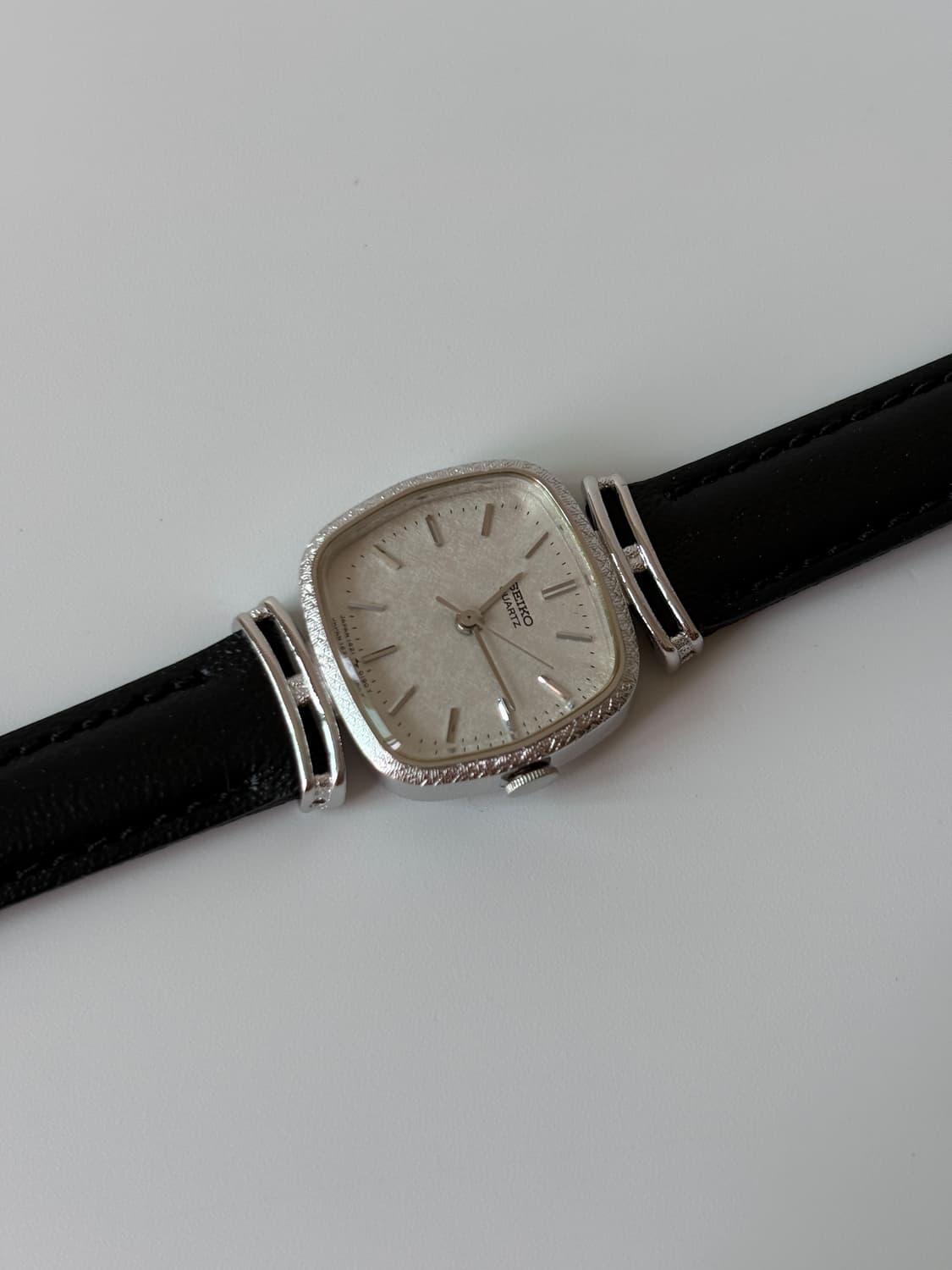 1980s Texture Bezel Square Ladies Quartz 상품이미지3
