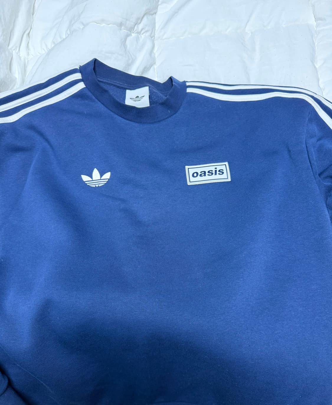 아디다스 x 오아시스 투어 오버사이즈 크루 나이트 인디고 - KR 사이즈 상품이미지1