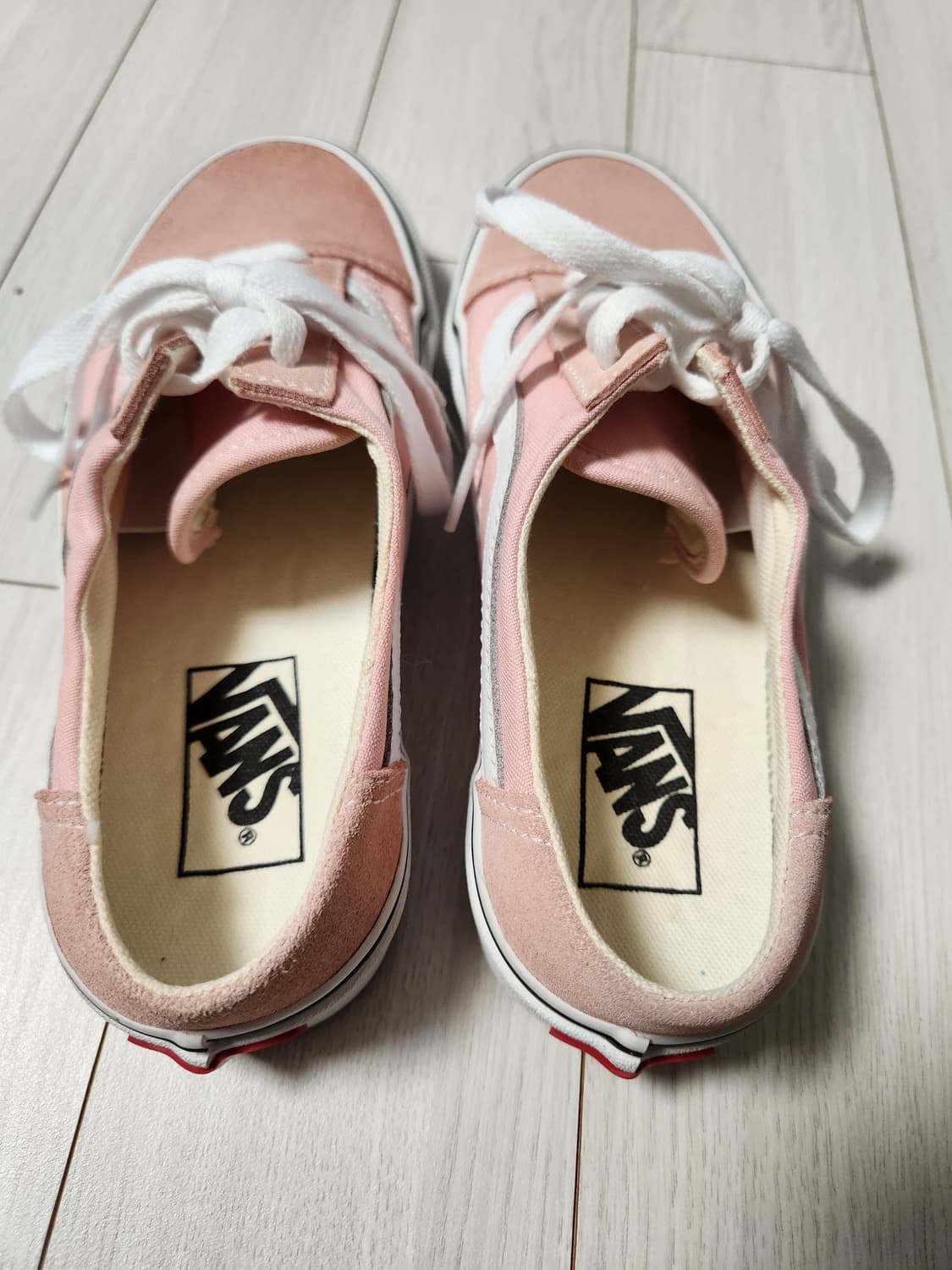 반스 올드스쿨 뮬 파우더 핑크 트루 화이트 사이즈225

실착은 3회 정 상품이미지4