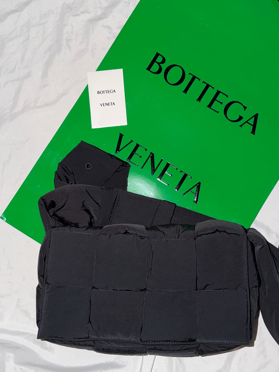 [OS] 보테가베네타 패딩 카세트백 상품이미지3