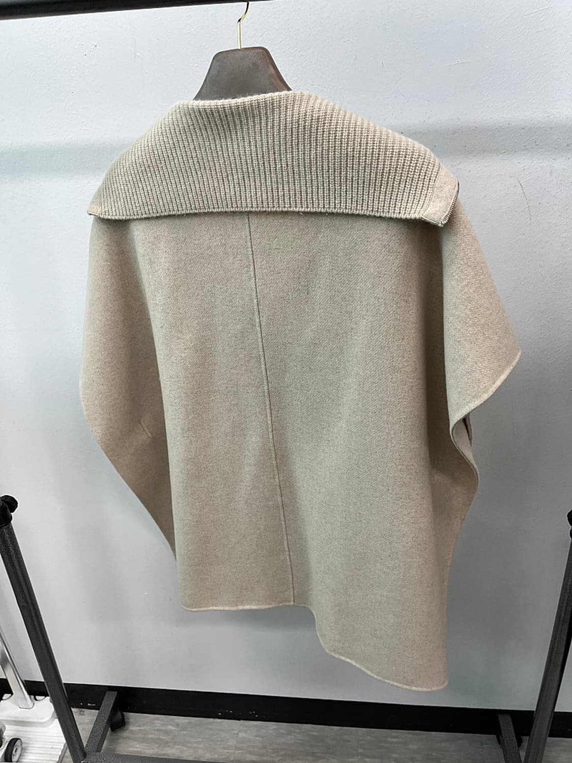 여) 헬렌카민스키 25ss 아일라 울 판초  상품이미지6