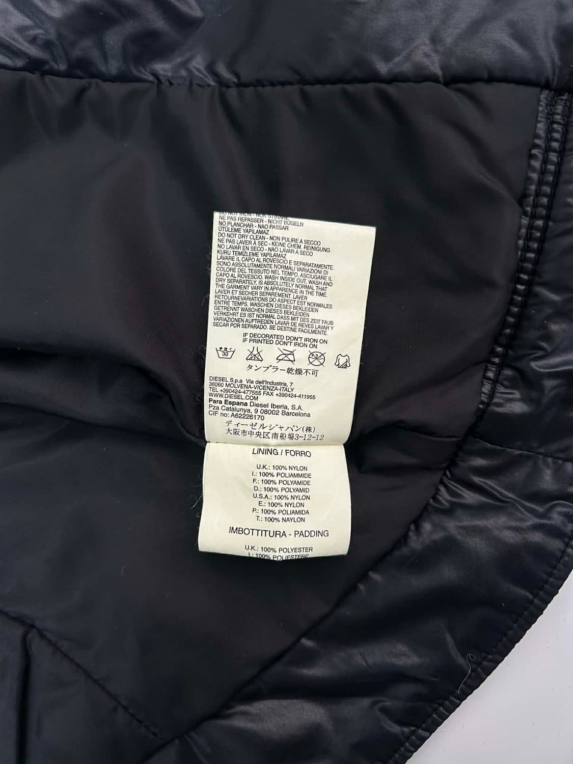 [S] 디젤 비대칭 스터드 나일론 경량 패딩 자켓 상품이미지5