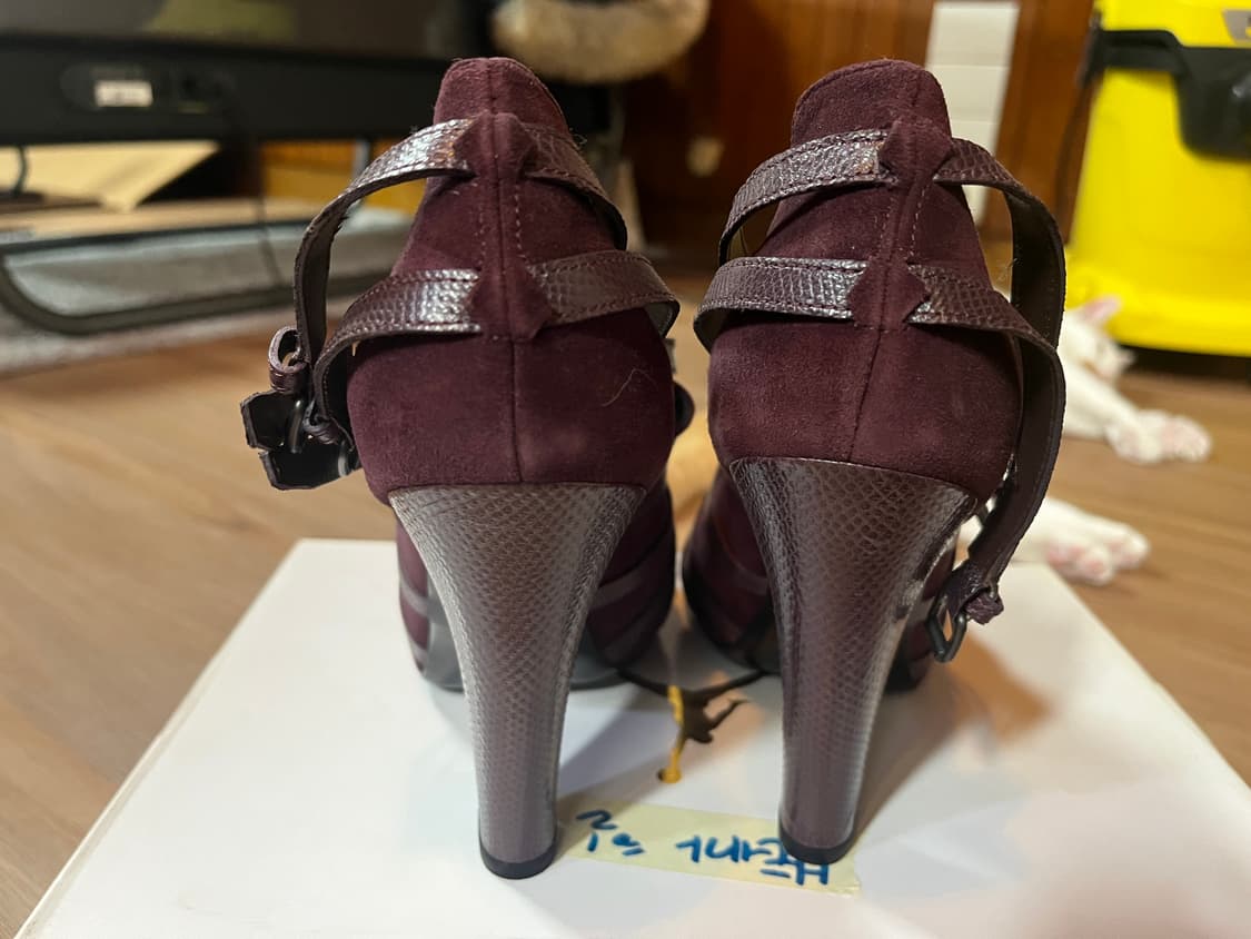 보테가 베네타 버건디 스웨이드 샌들힐 39사이즈 상품이미지3
