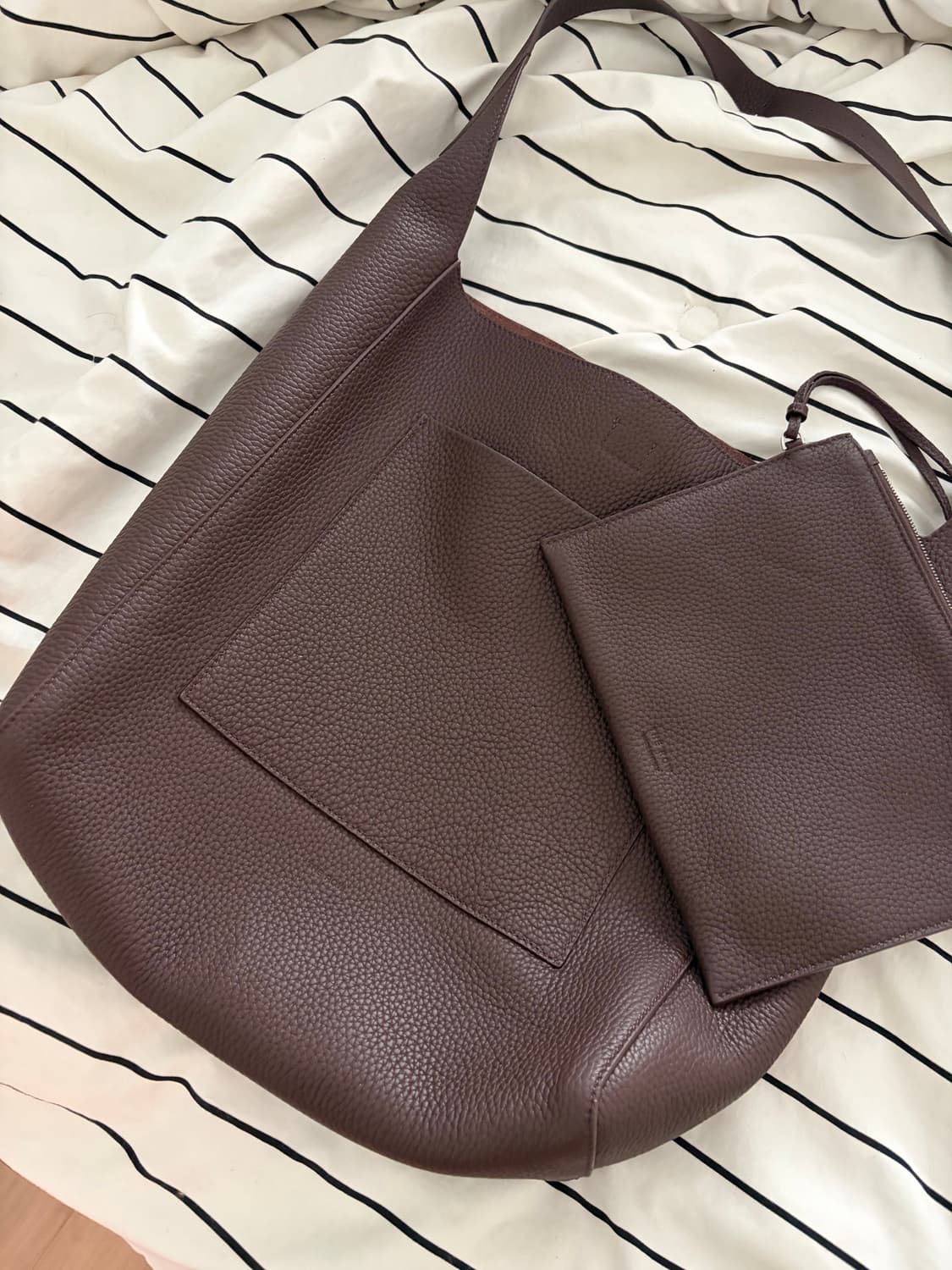 The Row blake hobo bag 브라운 상품이미지3