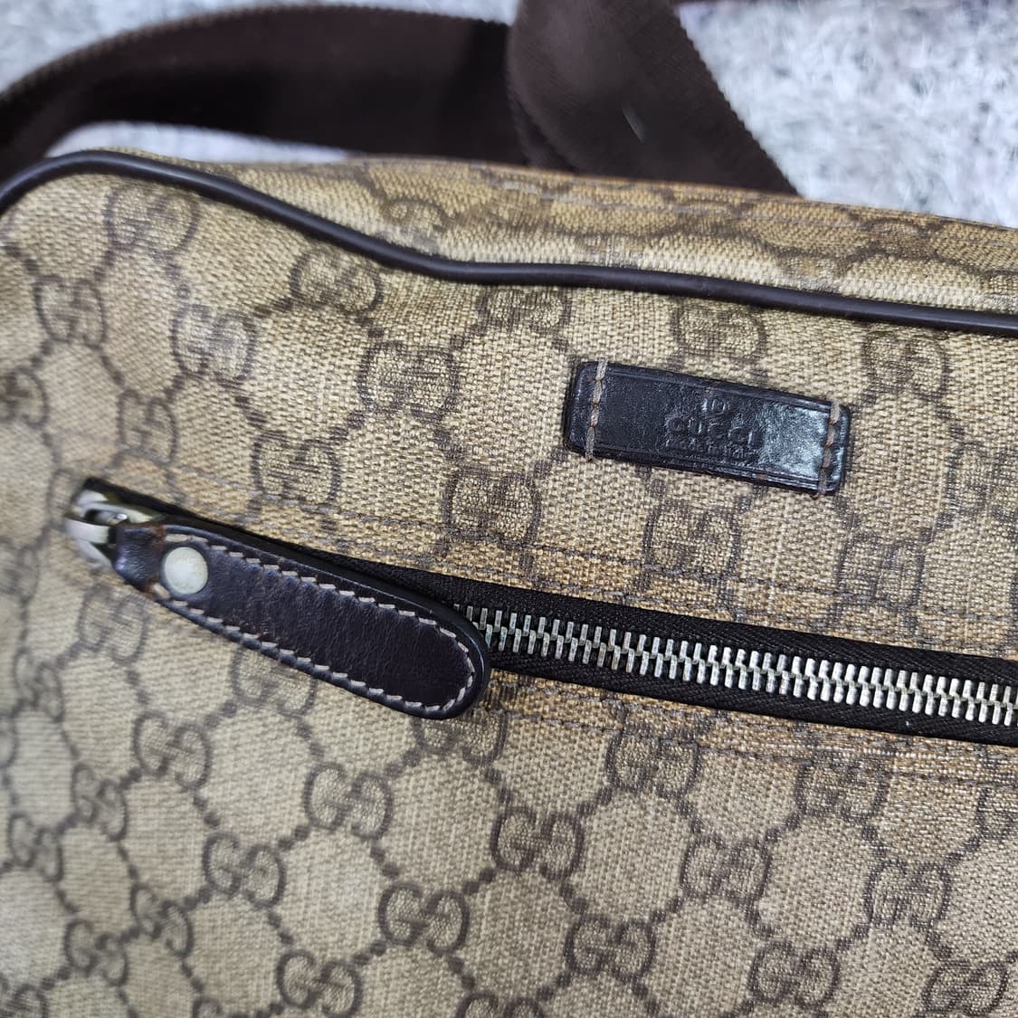 구찌 GG PVC 크로스백 상품이미지4