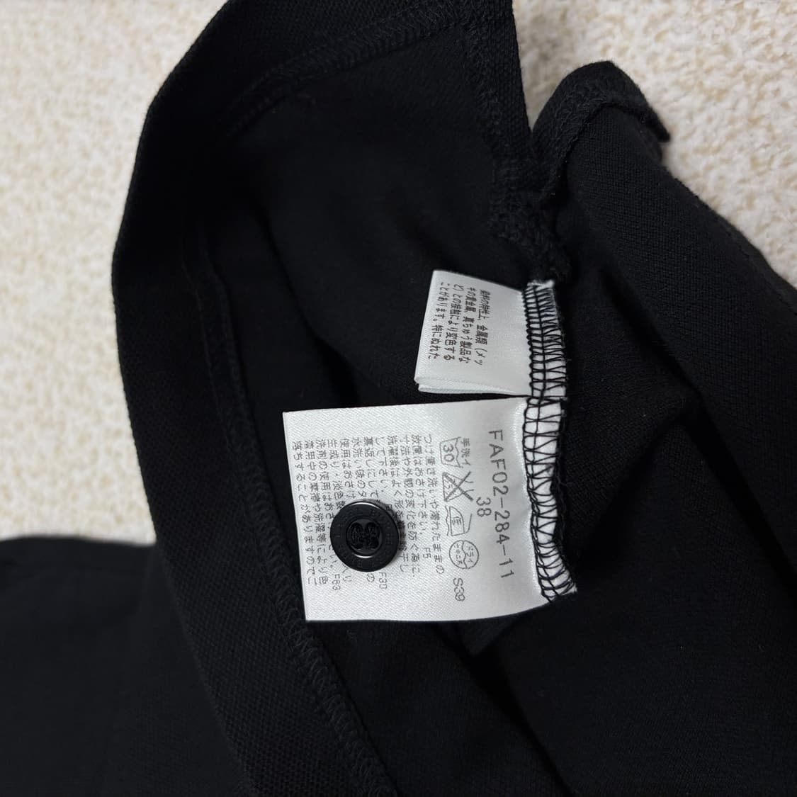 버버리 블랙 반팔 카라티 슬림핏 상품이미지5