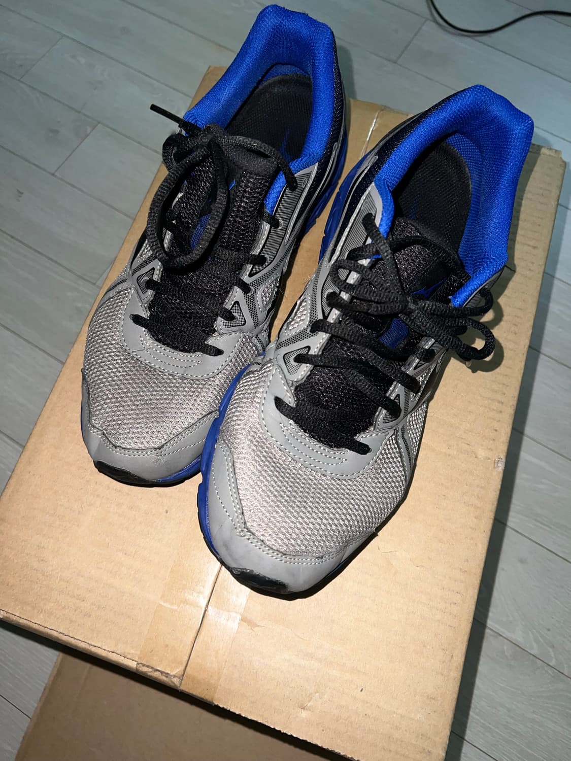 미즈노 러닝화 상품이미지1