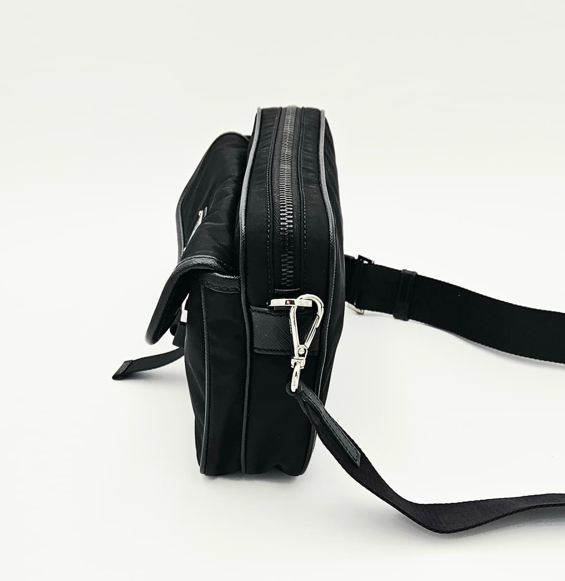 프라다 리나일론 멀티 포켓 크로스백 상품이미지2