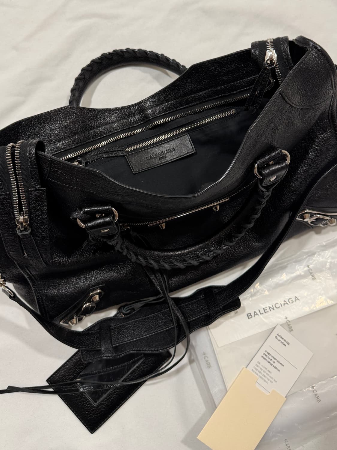 발렌시아가 시티백(모터백) 미디움 메탈릭 엣지 실버,블랙 상품이미지2