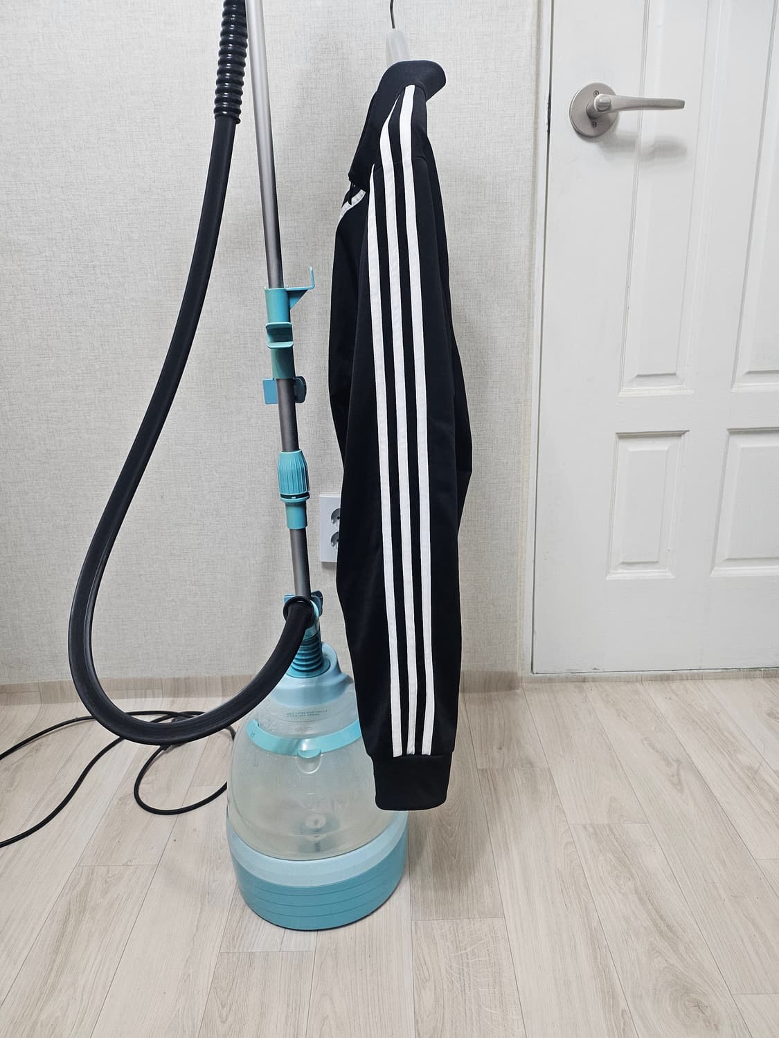 (110)2XL ☆초대장급☆ 아디다스 에센셜 [검흰] 트랙탑져지 상품이미지4