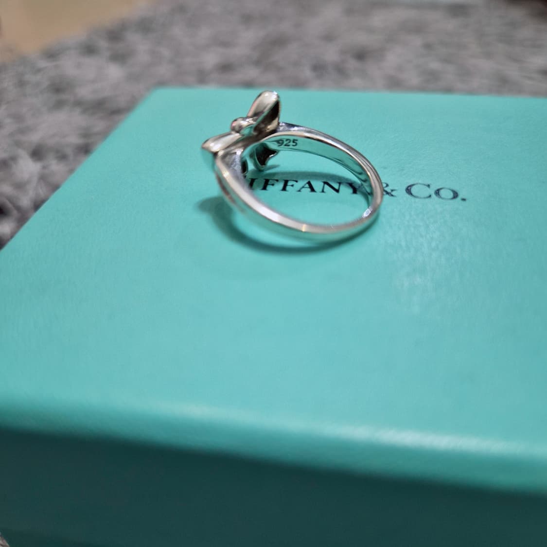 티파니앤코 리본 반지 상품이미지5