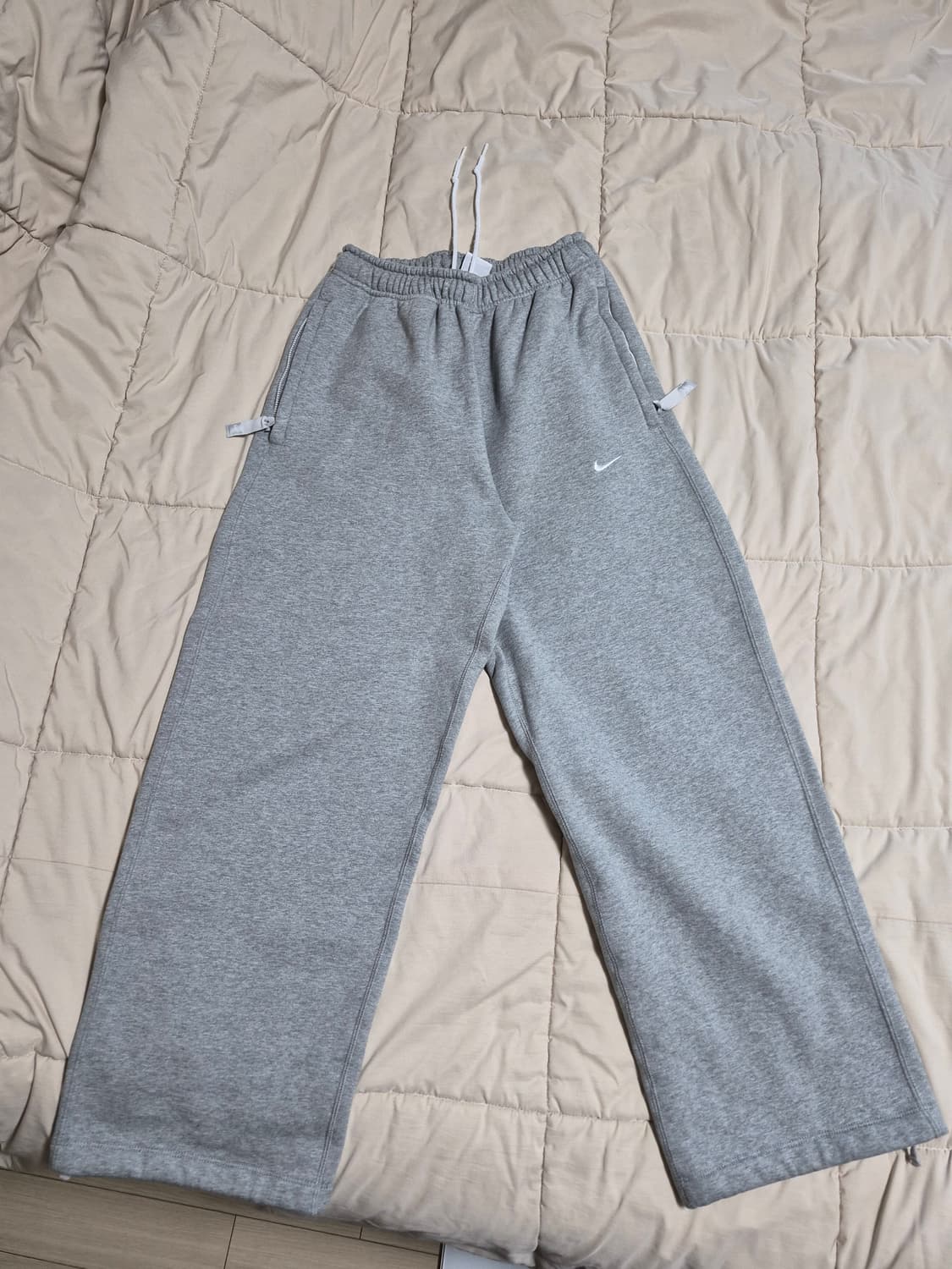 나이키 NSW 스우시 오픈 헴 플리스팬츠 2가지 S사이즈 판매합니다 상품이미지1