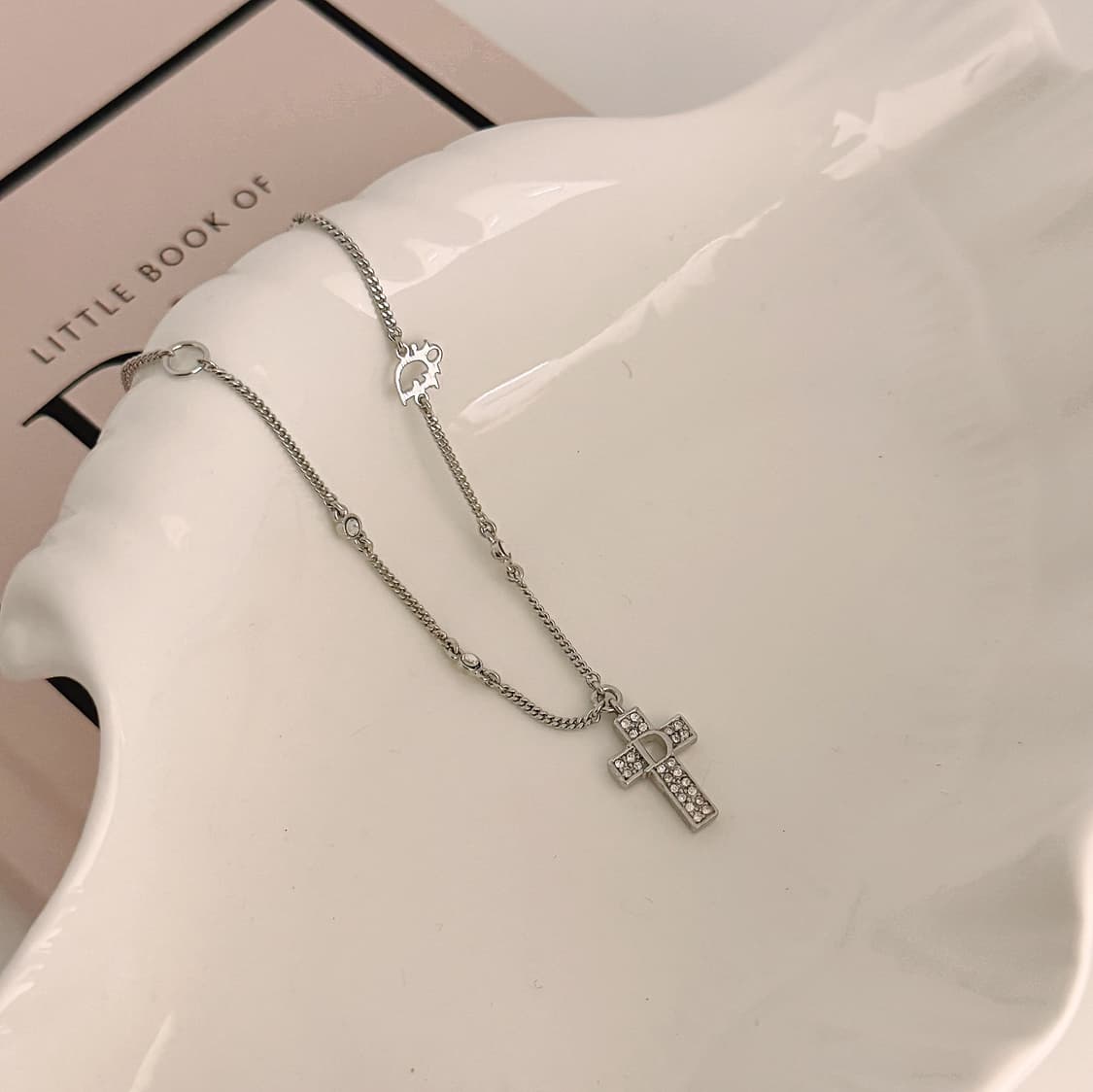 디올 십자가 팔찌 상품이미지6