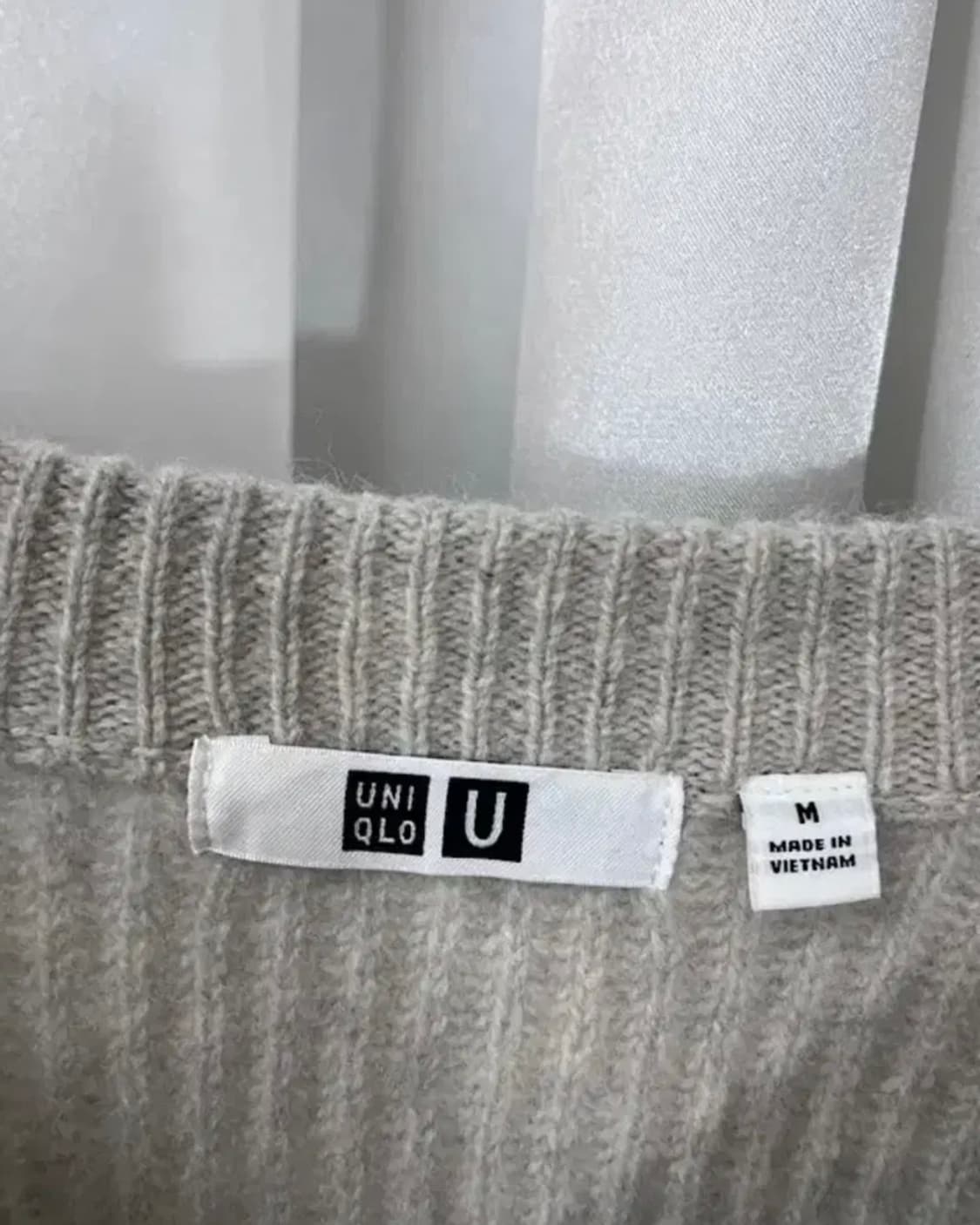 유니클로U 유메르 그레이 브이넥 울니트 상품이미지3