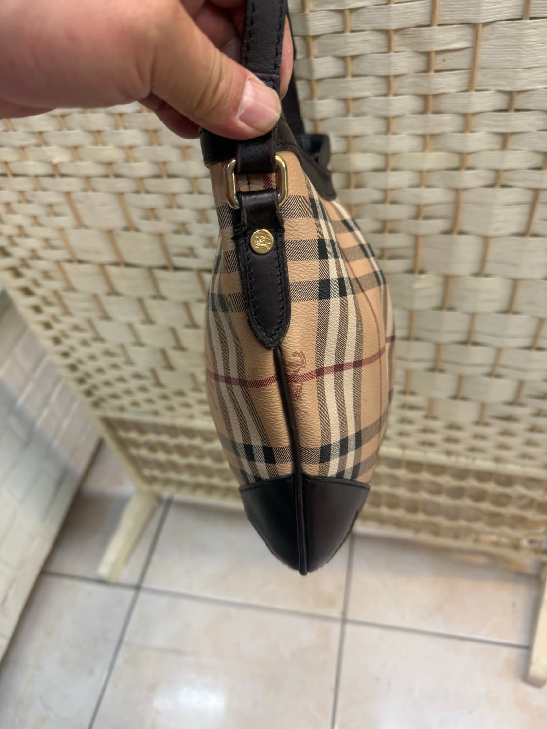 정품 버버리 노바체크 크로스백 팝니다 상품이미지4