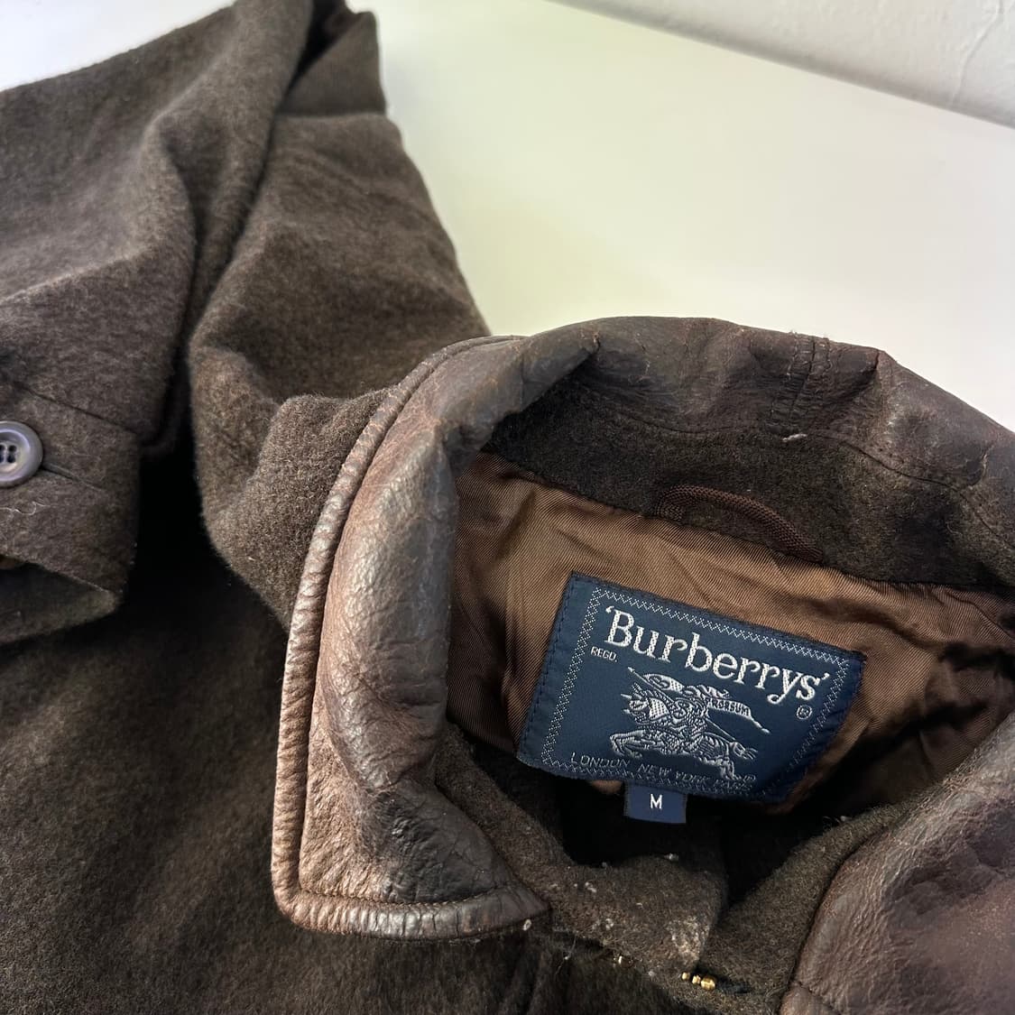 L 버버리 딥브라운 오버핏 레더카라넥 크롭 울자켓 상품이미지2