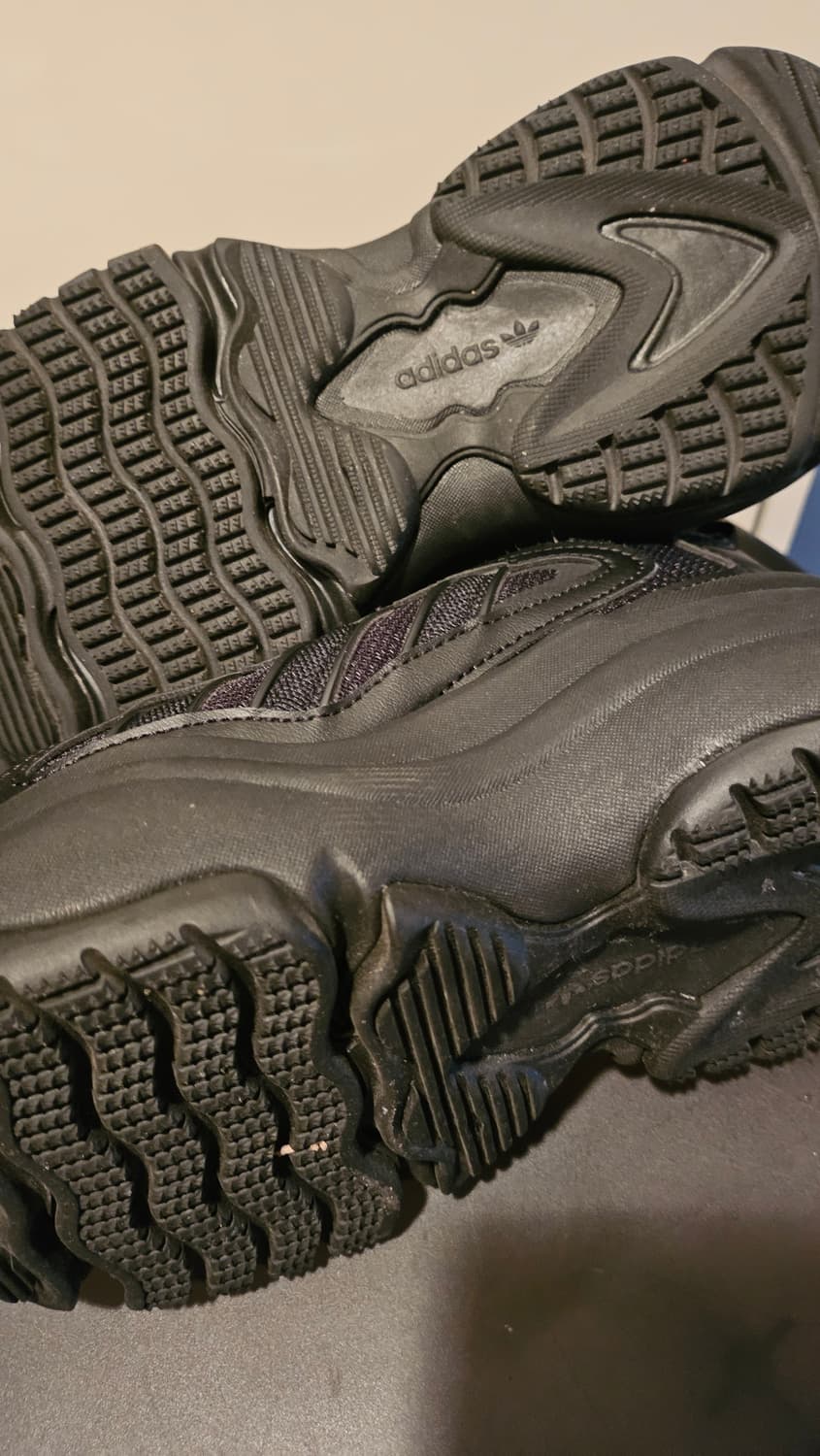 아디다스 오즈가이아 IG6045  225 상품이미지2