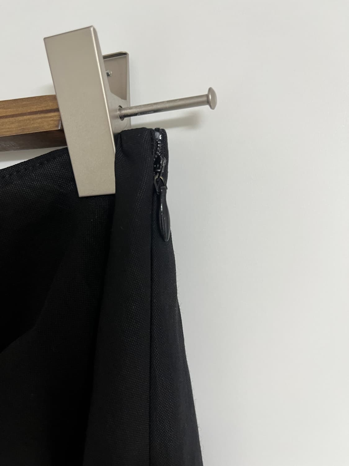 레이브 미디 스커트 블랙 상품이미지4