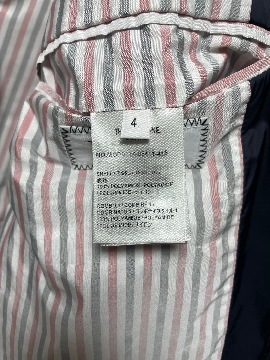 [4사이즈] 톰브라운 매트 나일론 사선 다운 코트 패딩자켓 상품이미지9