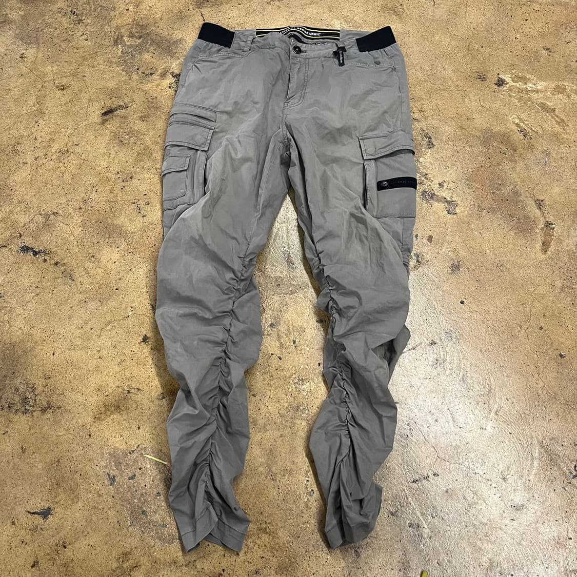 [정품] 내셔널지오그래픽 카고 바지 회색 b8 상품이미지2