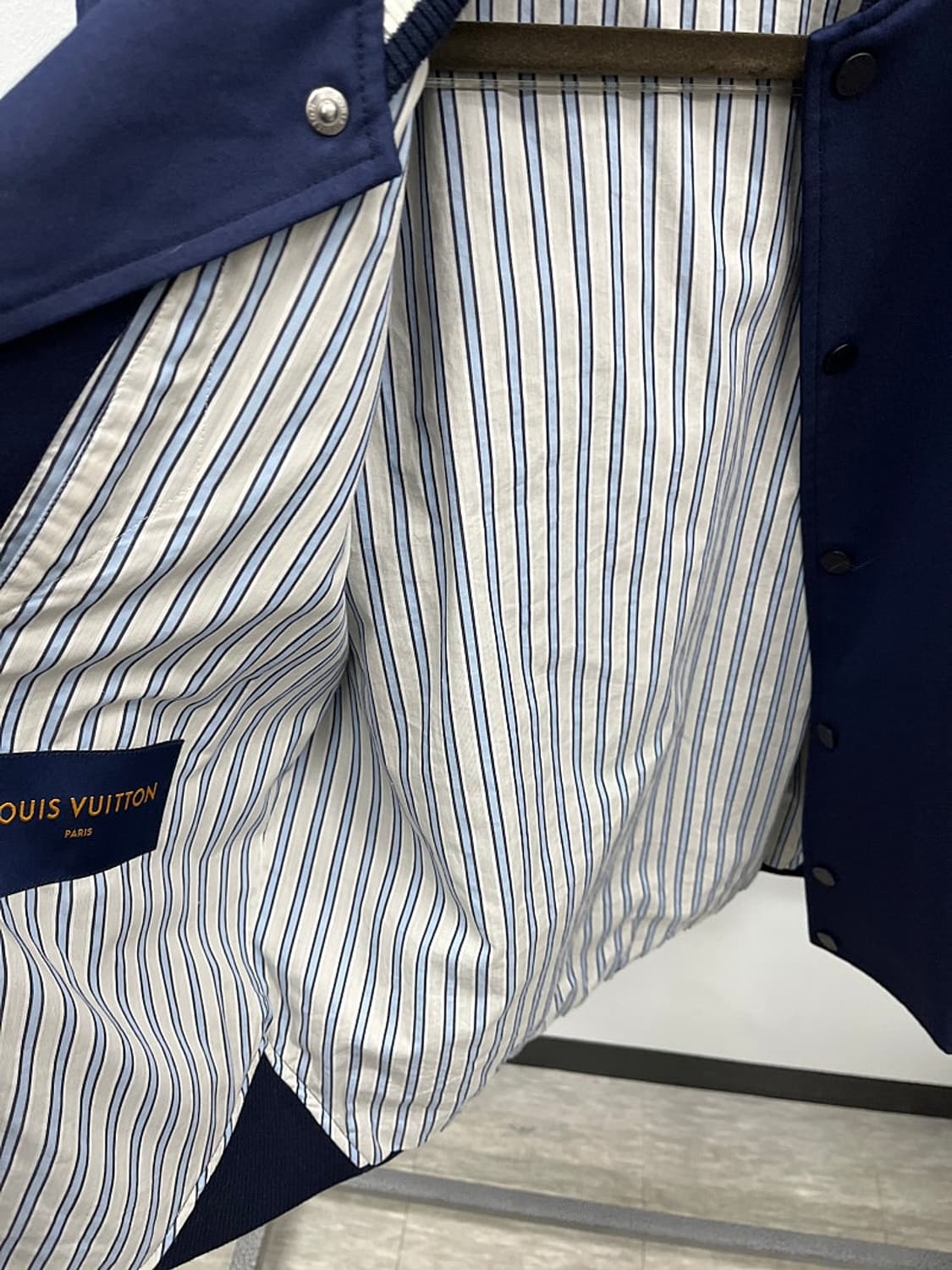 100) 루이비통 알로하 바시티 자켓  상품이미지7