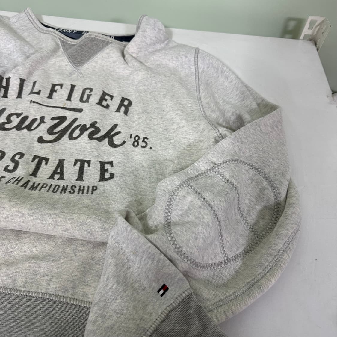 L 타미힐피거 빈티지핏 오트그레이 오버핏 빈티지로고 맨투맨 상품이미지3