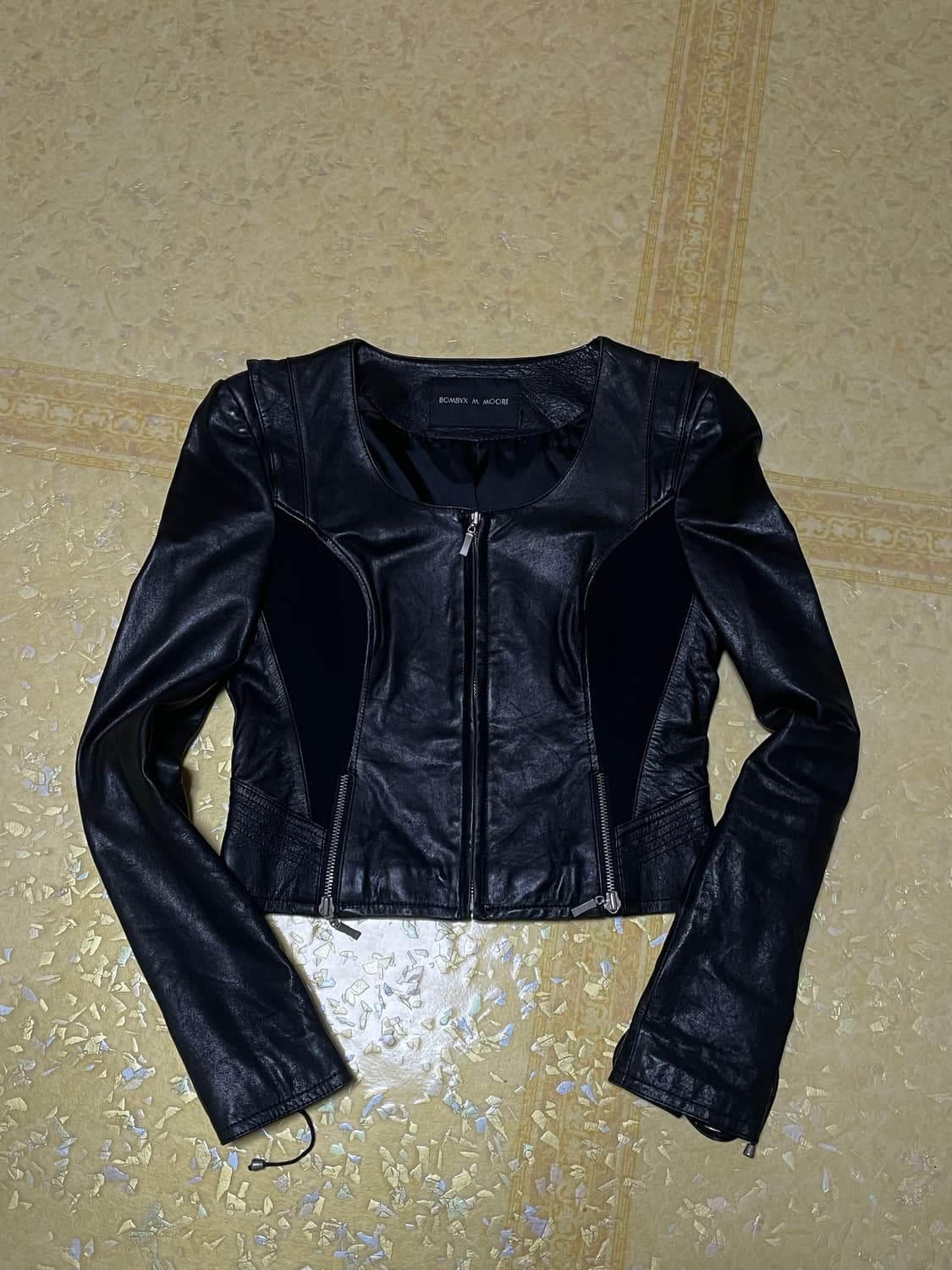 봄빅스엠무어 리얼레더 양가죽 레이스업 디테일 자켓 상품이미지2