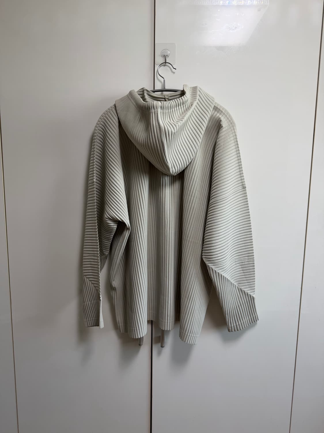 옴므플리세 이세이 미야케 아노락후드 4 라이트그레이 상품이미지2