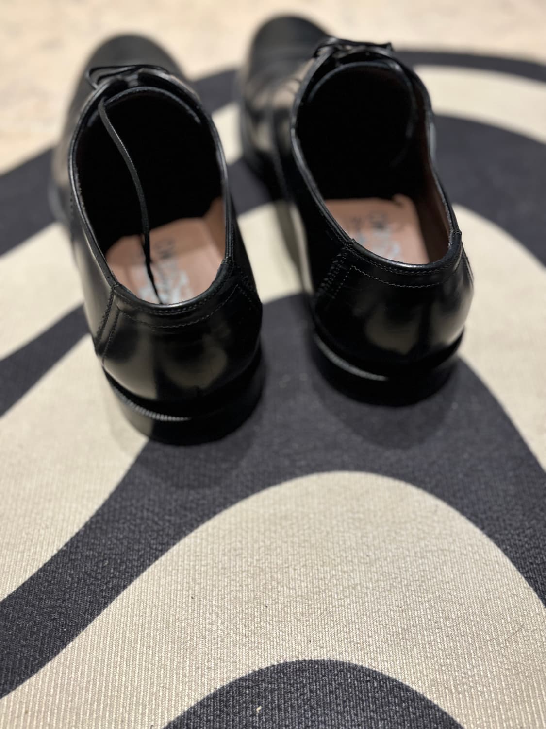 페라가모 남성 가죽 구두 블랙 7반 EEE사이즈 상품이미지2