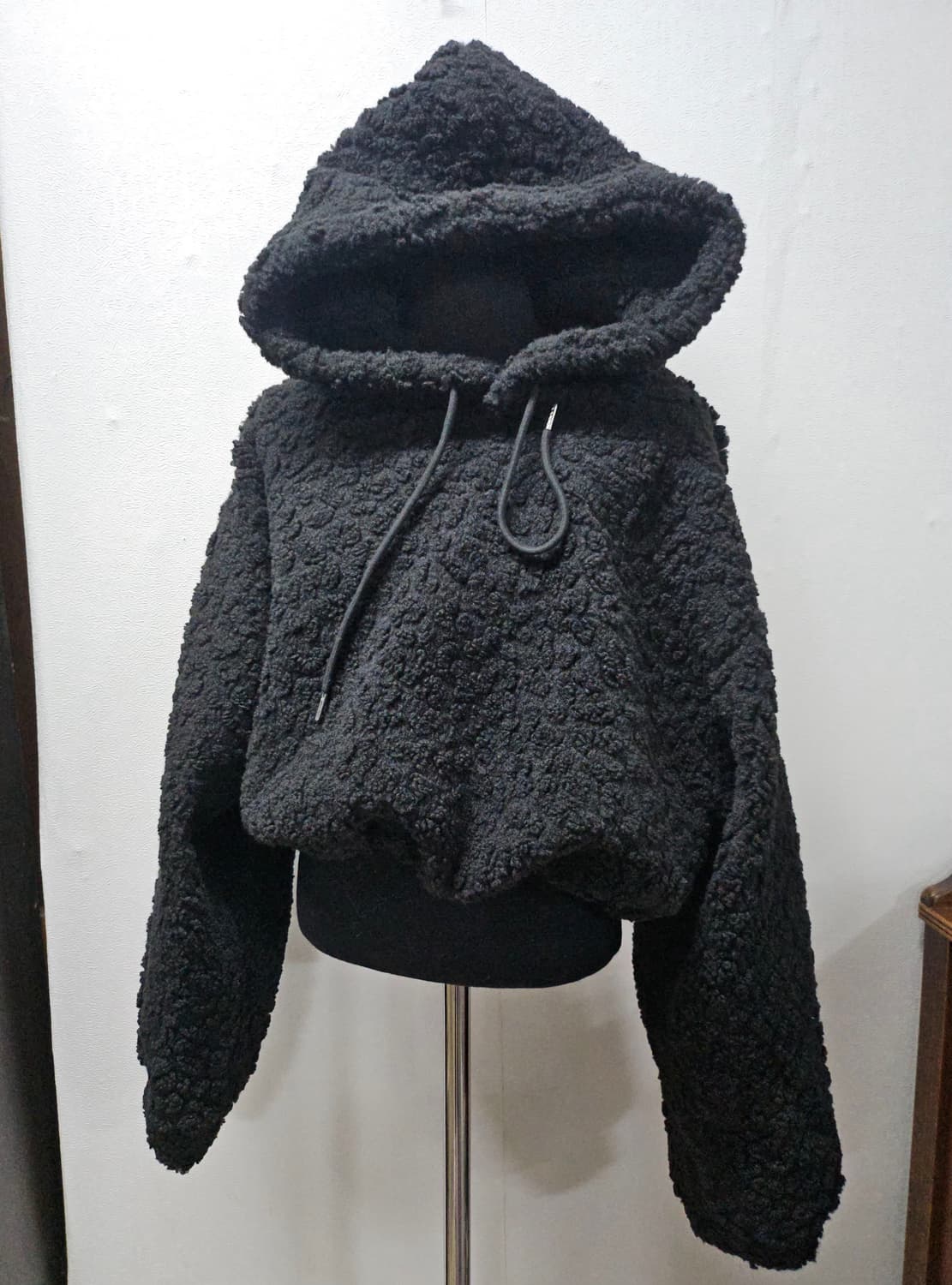 뽀글이 크롭 후드티 블랙 free 상품이미지1