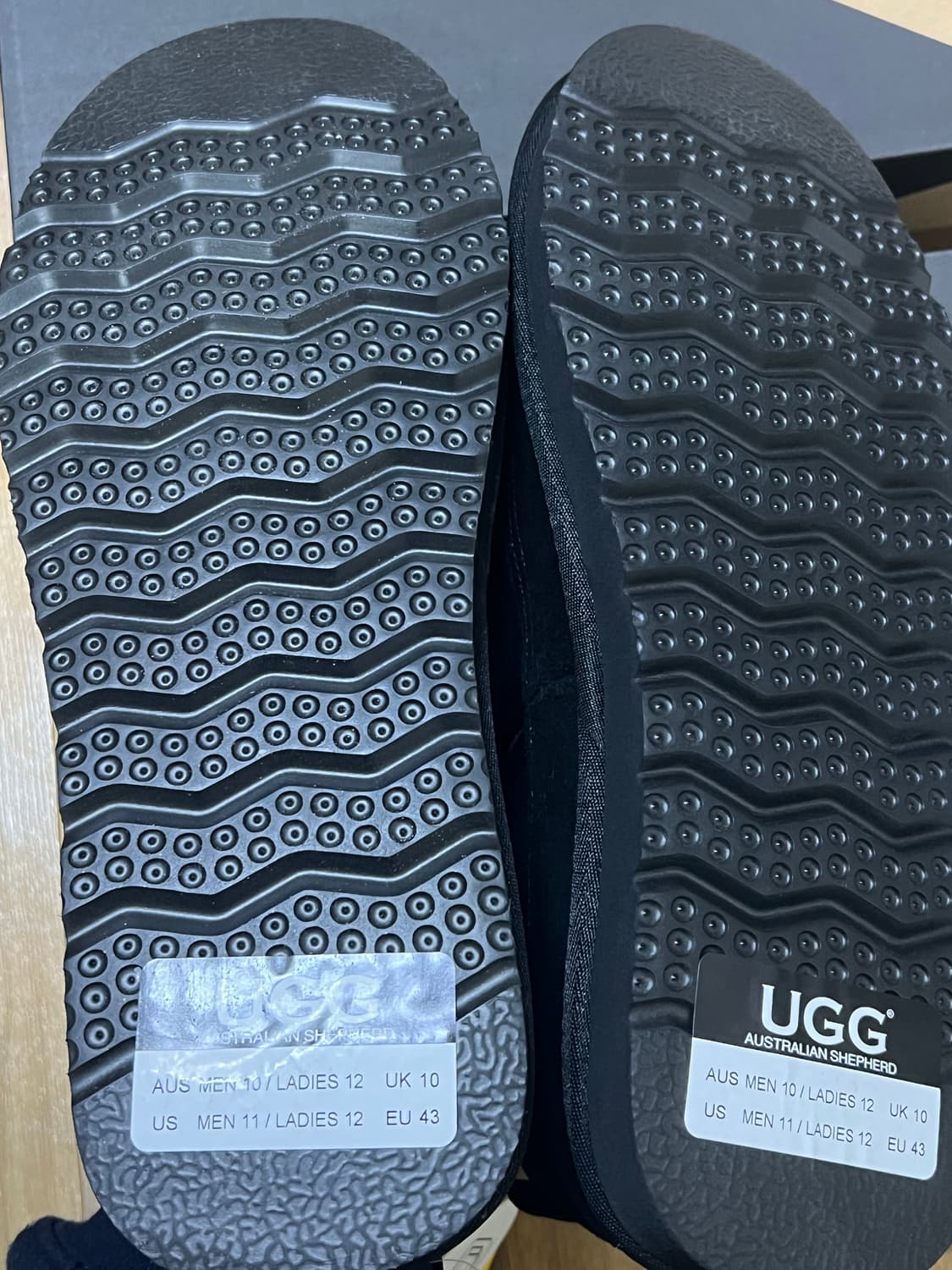 주우재 어그 슬립온 43사이즈 블랙 새상품 상품이미지4