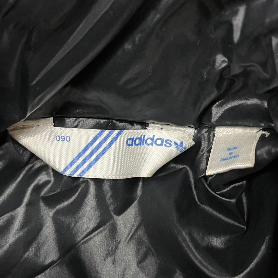 아디다스 블랙 경량 블랙 실버 숏패딩 90 상품이미지5