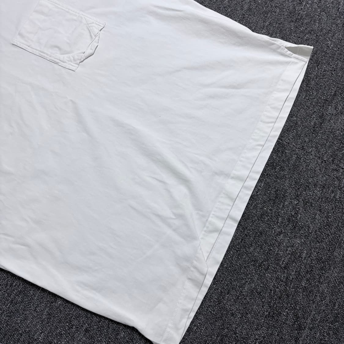 솔리드옴므 화이트 포켓 반팔티 상품이미지2