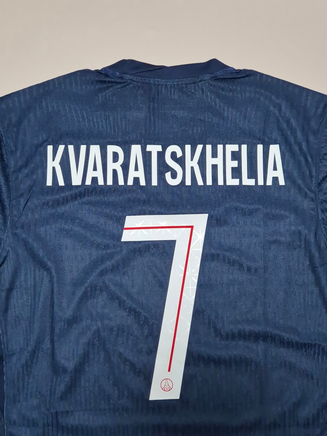 25-26 PSG 파리 홈킷 흐비차 유니폼 XL 상품이미지6