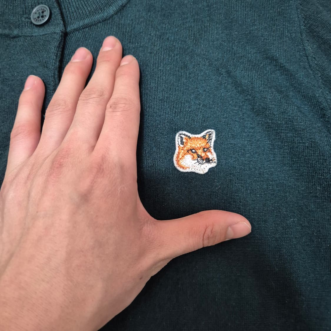 메종키츠네 자수 헤드 와펜로고 라운드 울 니트 가디건 M(95) 상품이미지4